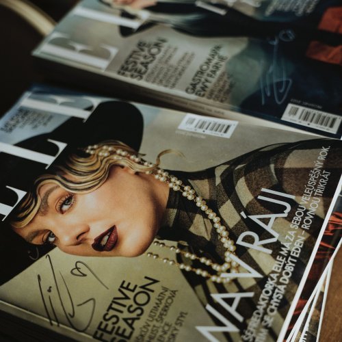 Roční předplatné + podepsaný časopis Ewou Farnou